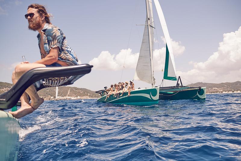 Book yachts online - catamaran - IY LBV33 - Dragonfly - rent