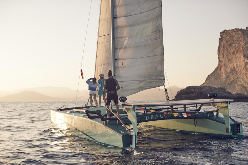 Book yachts online - catamaran - IY LBV33 - Dragonfly - rent