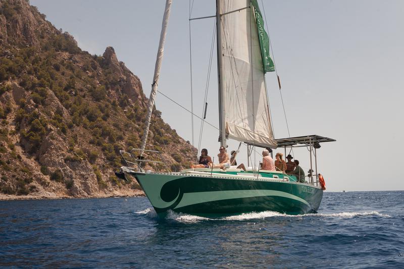 Book yachts online - sailboat - Fortuna 40 - Sara of the Seas - rent