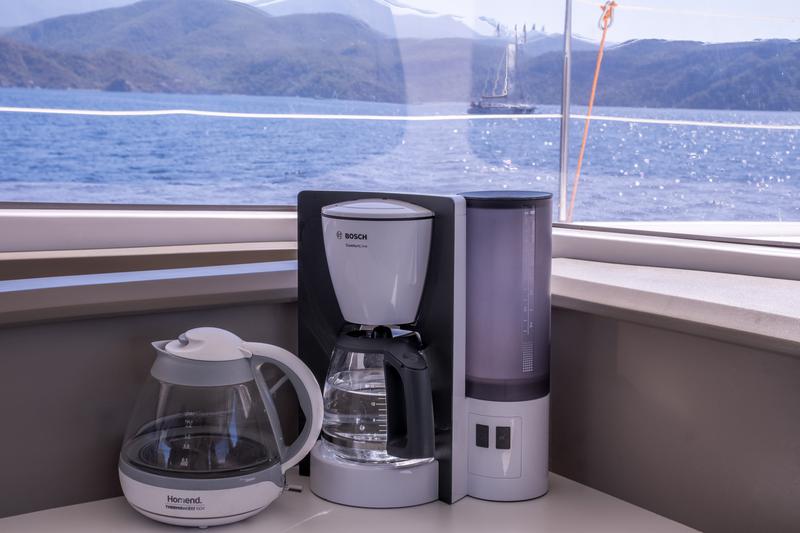 Book yachts online - catamaran - Bali Maxi Lounge 4.1 - My Dreams - rent