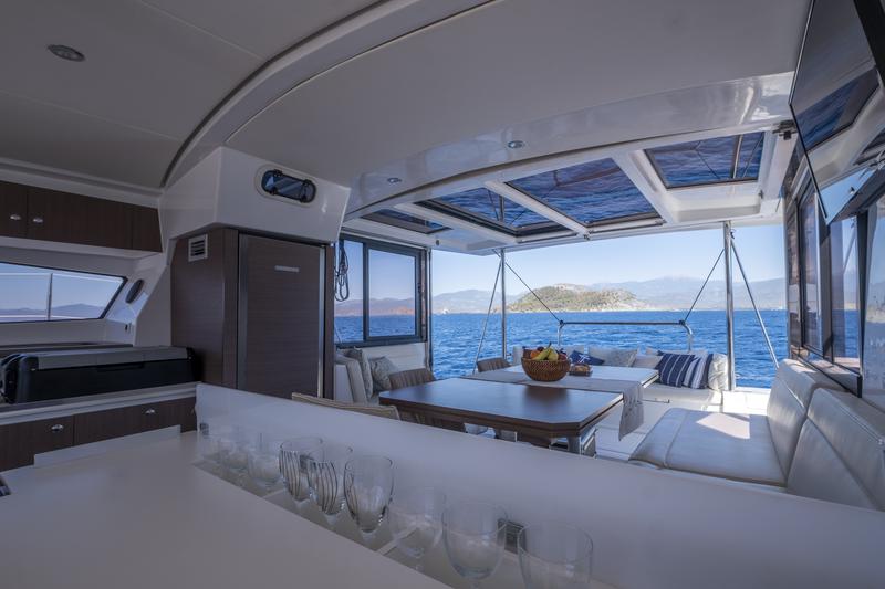 Book yachts online - catamaran - Bali Maxi Lounge 4.1 - My Dreams - rent