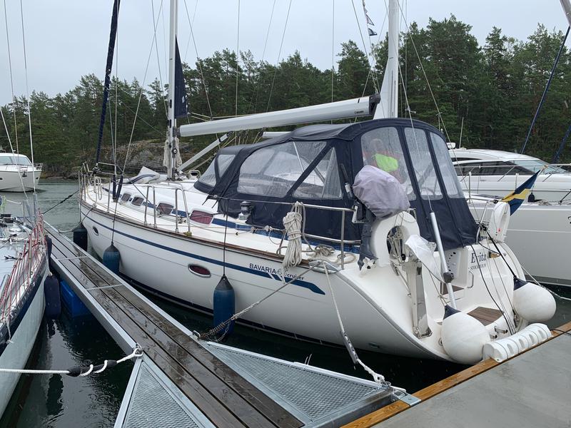 Book yachts online - sailboat - Bavaria 46 - Evita - rent