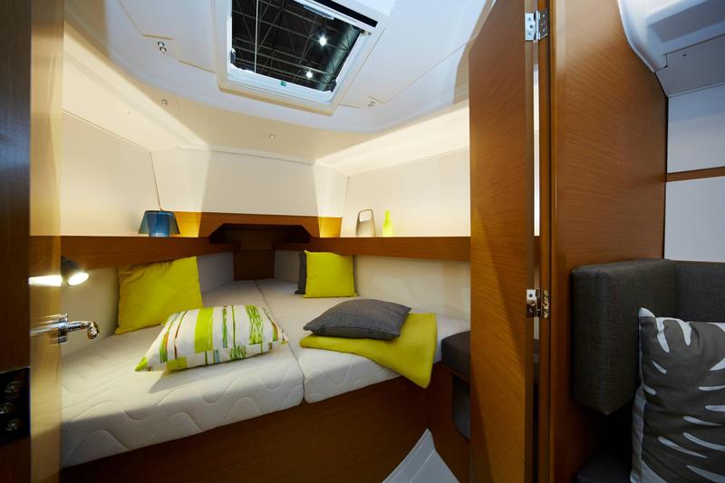 Book yachts online - sailboat - Sun Odyssey 349 - Aida - rent
