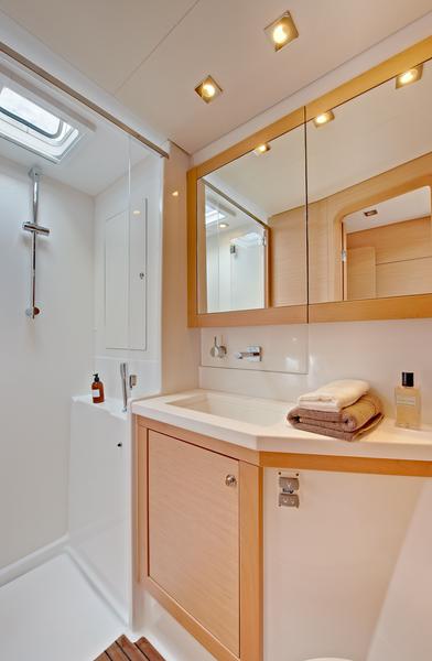 Book yachts online - catamaran - Lagoon 450  Fly - Albachiara - rent