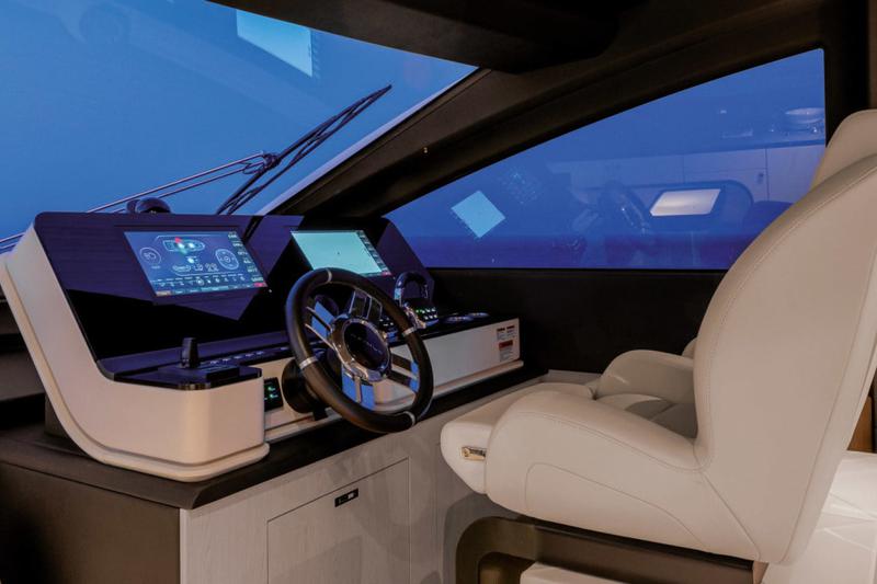 Book yachts online - motorboat - Azimut 78 Flybridge - OMR Group - rent