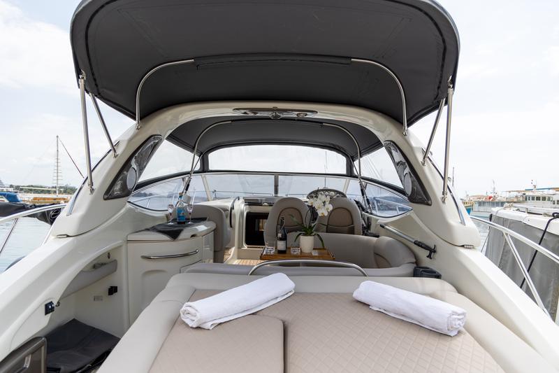 Book yachts online - motorboat - Cranchi Endurance 41 - SUMMER BREEZE - rent