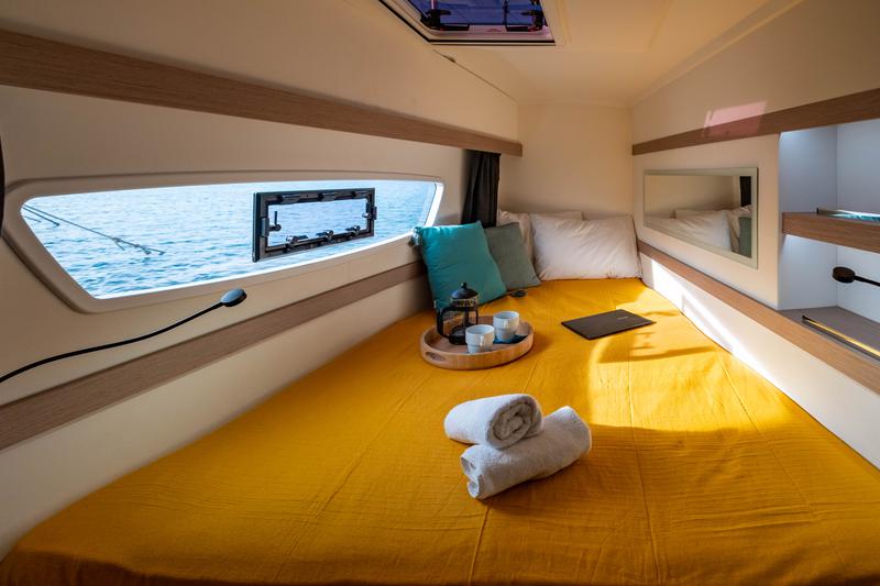Book yachts online - catamaran - Fountaine Pajot Isla 40 - Artemis  - rent