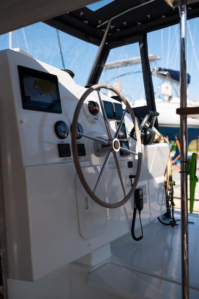 Book yachts online - catamaran - Fountaine Pajot Isla 40 - Artemis  - rent