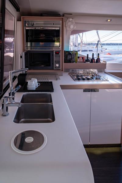 Book yachts online - catamaran - Fountaine Pajot Isla 40 - Artemis  - rent