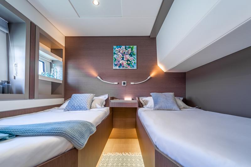 Book yachts online - catamaran - Bali 5.4 (8 berths) - Signature Concept - rent