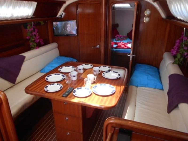 Book yachts online - sailboat - Bavaria Cruiser 34 - Paliria - rent