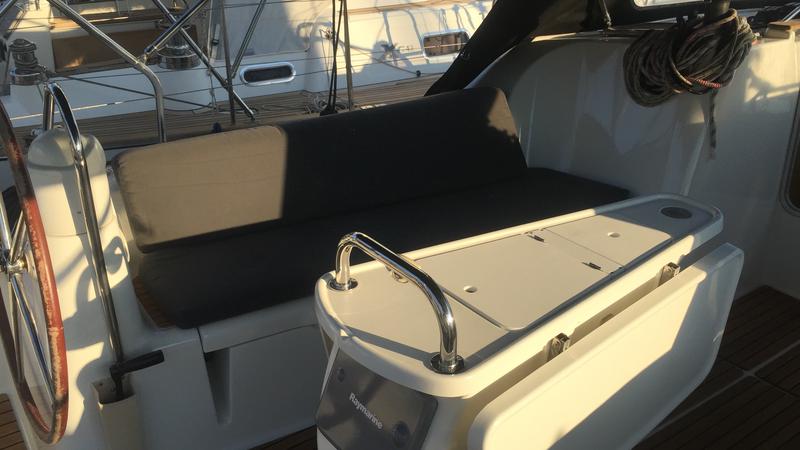 Book yachts online - sailboat - Sun Odyssey 42 i - TEMPO - rent
