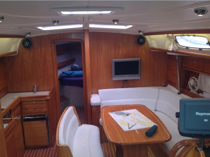 Book yachts online - sailboat - Bavaria 42 Cruiser - Ekinoks - rent