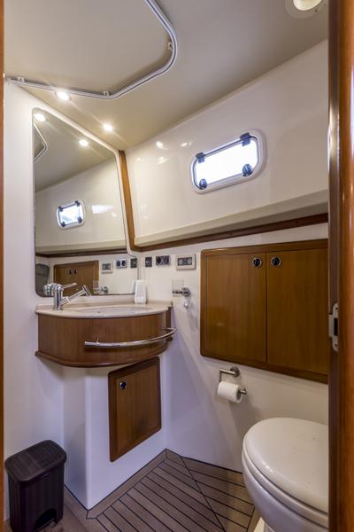 Book yachts online - motorboat - Belliure 44 MY - ROBUSTO - rent