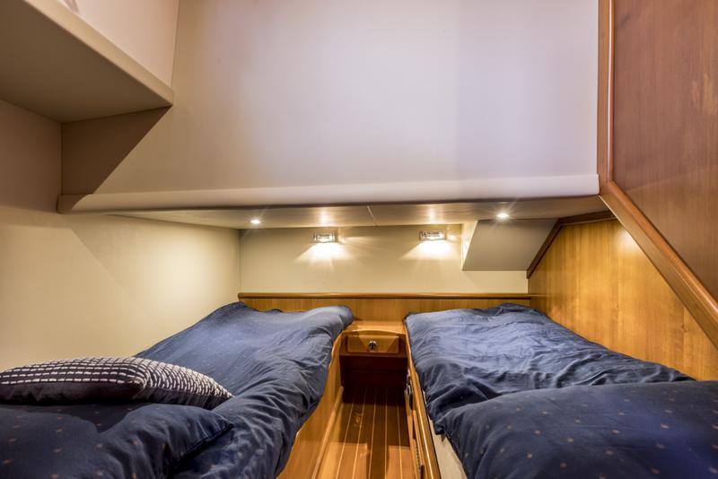 Book yachts online - motorboat - Belliure 44 MY - ROBUSTO - rent