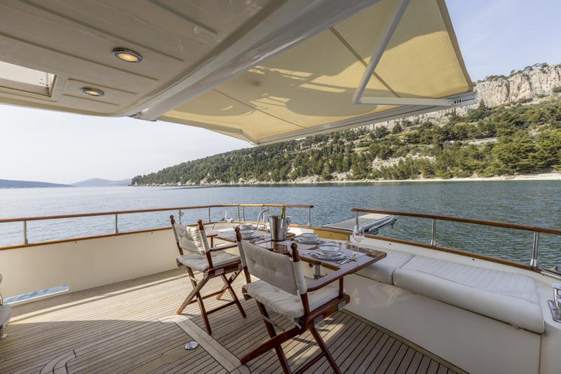 Book yachts online - motorboat - Belliure 44 MY - ROBUSTO - rent