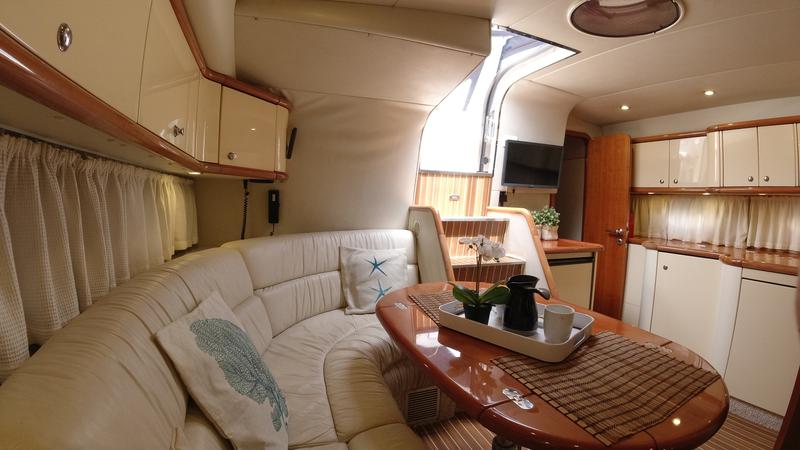 Book yachts online - motorboat - Sunseeker Portofino 40 - Maxim - rent