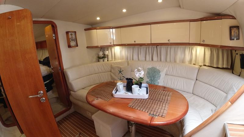 Book yachts online - motorboat - Sunseeker Portofino 40 - Maxim - rent