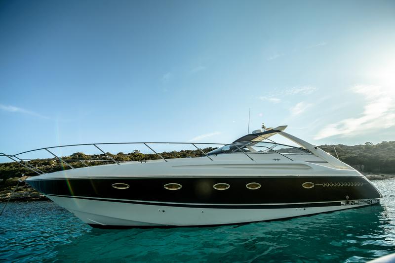 Book yachts online - motorboat - Sunseeker Portofino 40 - Maxim - rent