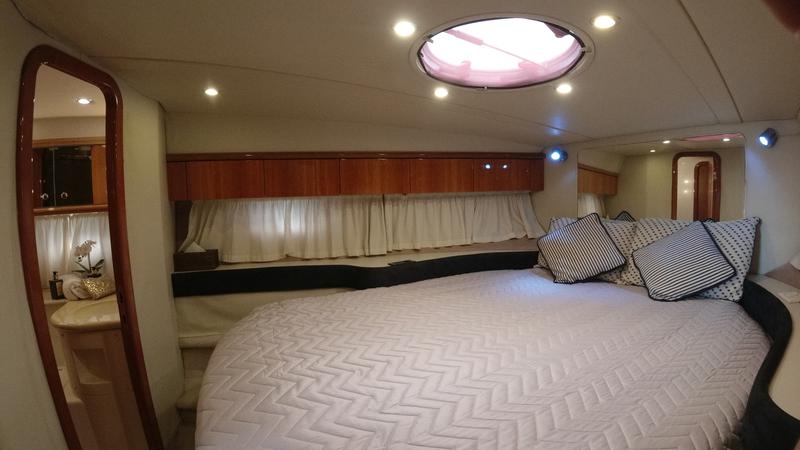 Book yachts online - motorboat - Sunseeker Portofino 40 - Maxim - rent