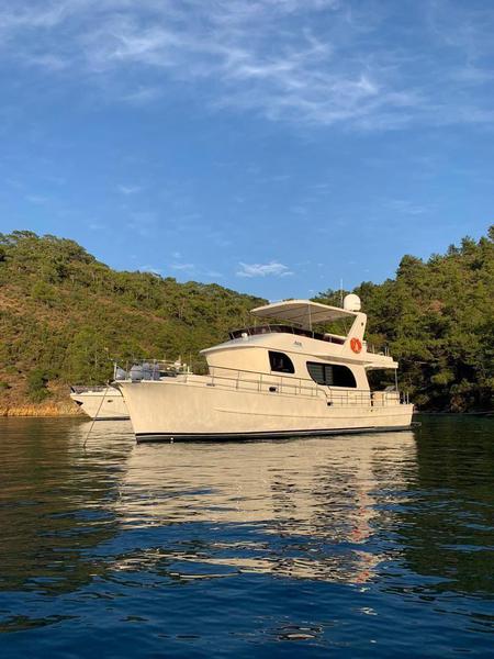 Book yachts online - motorboat - SES Yacht Trawler 55 - Atil - rent