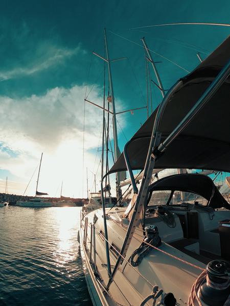 Book yachts online - sailboat - Bavaria 51 Cruiser - Teorema - rent