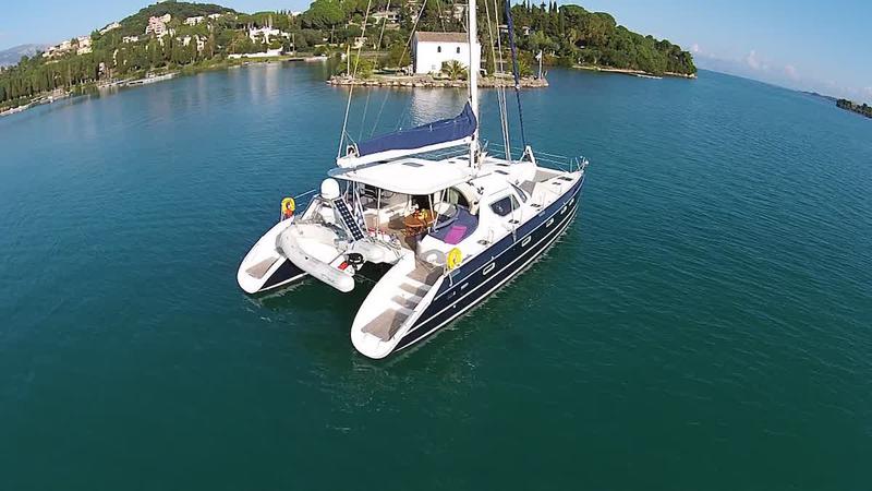 Book yachts online - catamaran - Privilege 495 - True Love - rent