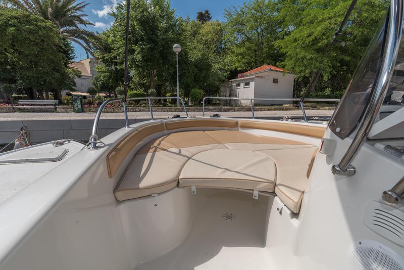 Book yachts online - motorboat - Saver 650 - no name - rent
