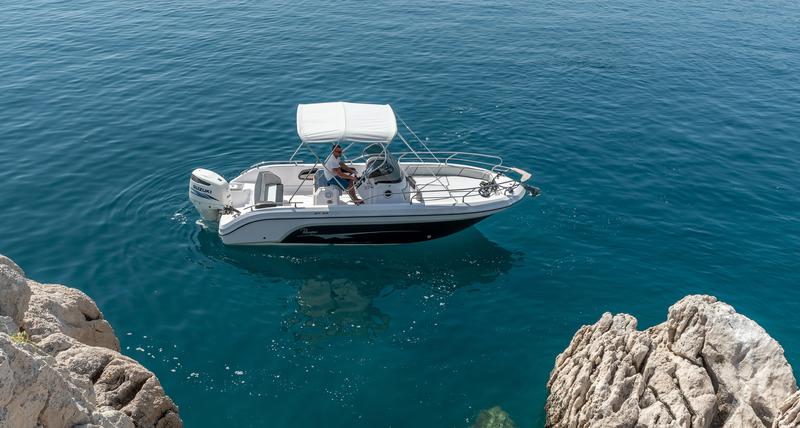 Book yachts online - motorboat - Ranieri Voyager 23S - no name - rent