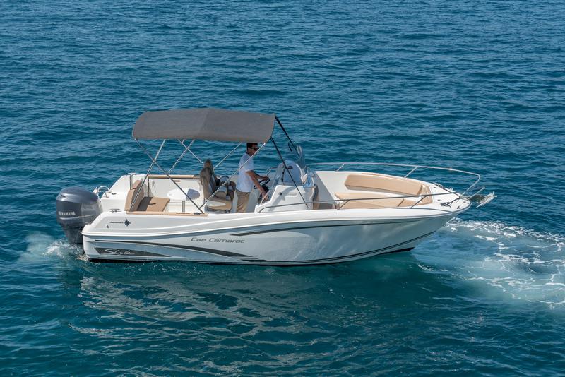 Book yachts online - motorboat - Cap Camarat 7.5 CC - no name - rent