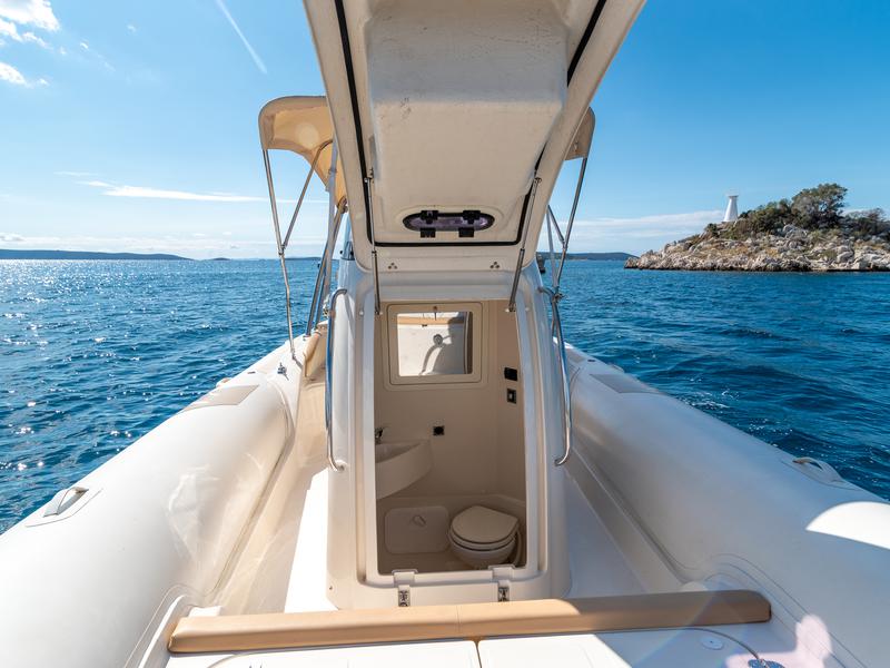 Book yachts online - motorboat - BSC 85 - no name - rent