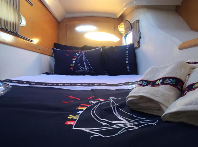 Book yachts online - catamaran - Fountaine Pajot Lavezzi 40 - Odinn - rent