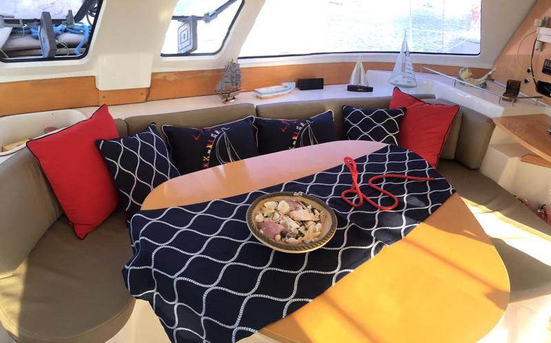 Book yachts online - catamaran - Fountaine Pajot Lavezzi 40 - Odinn - rent