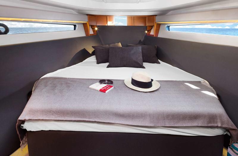 Book yachts online - motorboat - Bavaria S36 Open - Marsil - rent