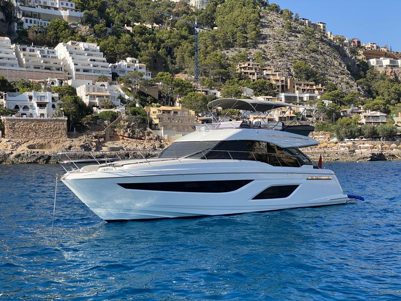 Book yachts online - motorboat - Bavaria R55 Fly - Valluga - rent