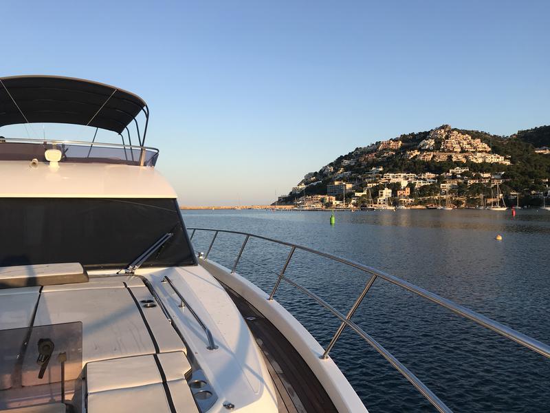 Book yachts online - motorboat - Bavaria R55 Fly - Valluga - rent