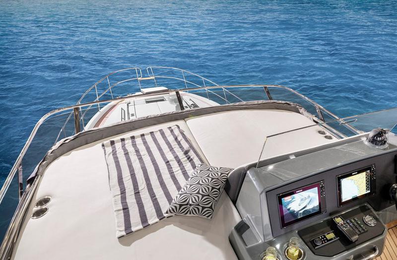 Book yachts online - motorboat - Bavaria R55 Fly - Valluga - rent
