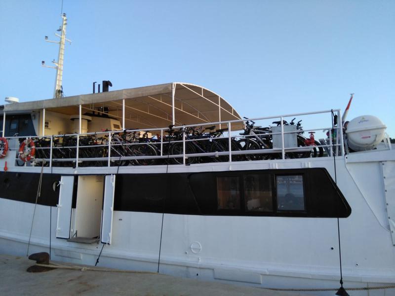 Book yachts online - motorboat - Motoryacht - Amadeus - rent
