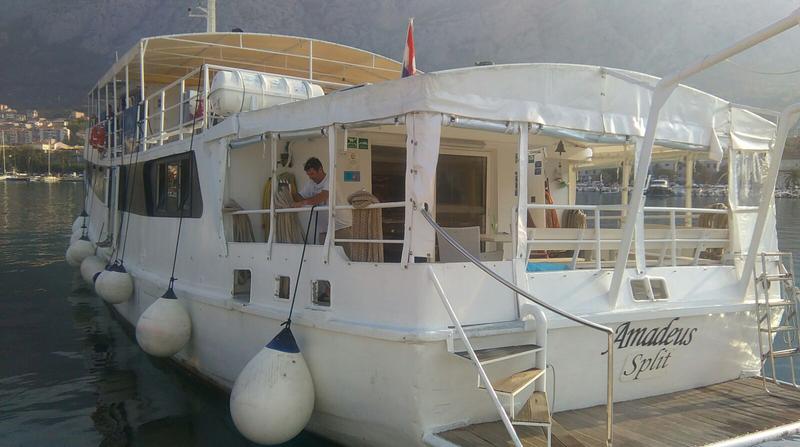 Book yachts online - motorboat - Motoryacht - Amadeus - rent