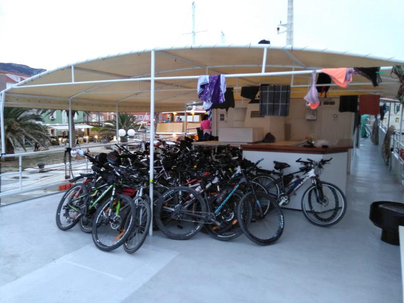 Book yachts online - motorboat - Motoryacht - Amadeus - rent
