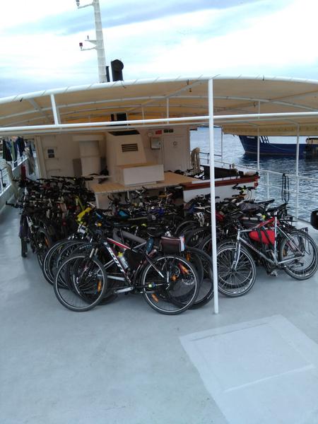 Book yachts online - motorboat - Motoryacht - Amadeus - rent