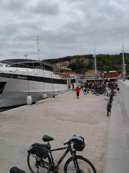 Book yachts online - motorboat - Motoryacht - Amadeus - rent