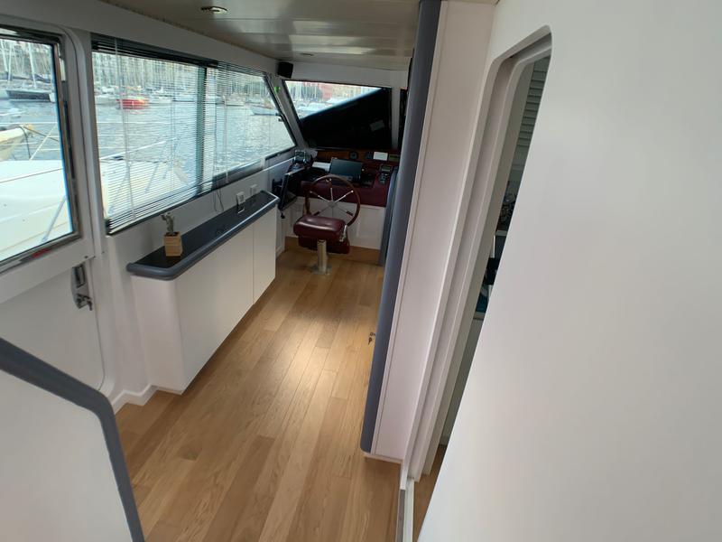 Book yachts online - motorboat - Canados 70 - Marhel 3 - rent