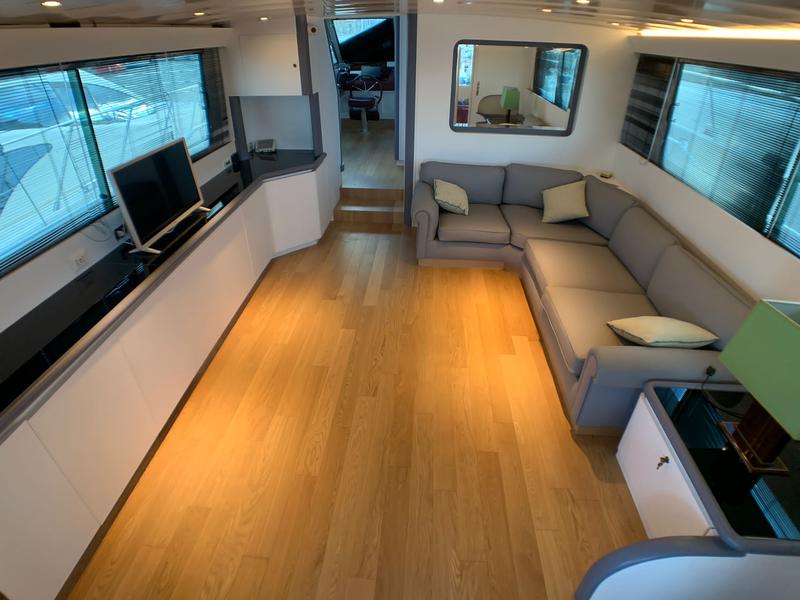 Book yachts online - motorboat - Canados 70 - Marhel 3 - rent