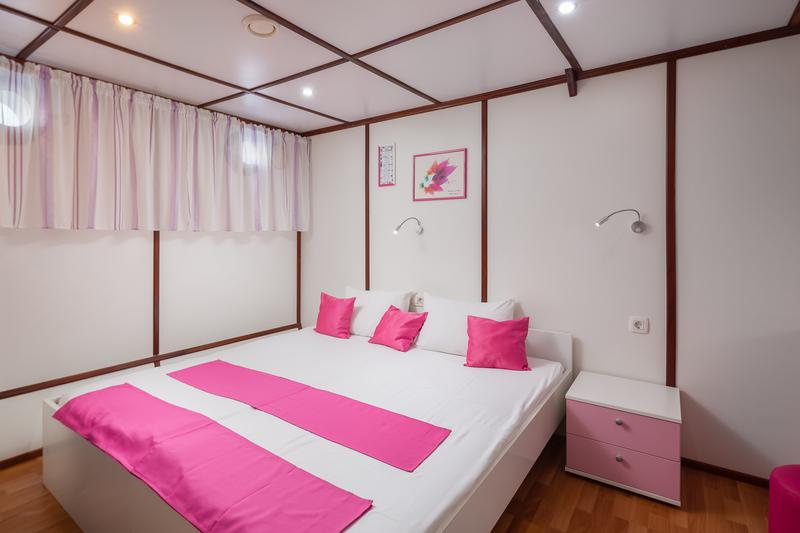 Book yachts online - motorboat - Motoryacht - Amalia - rent