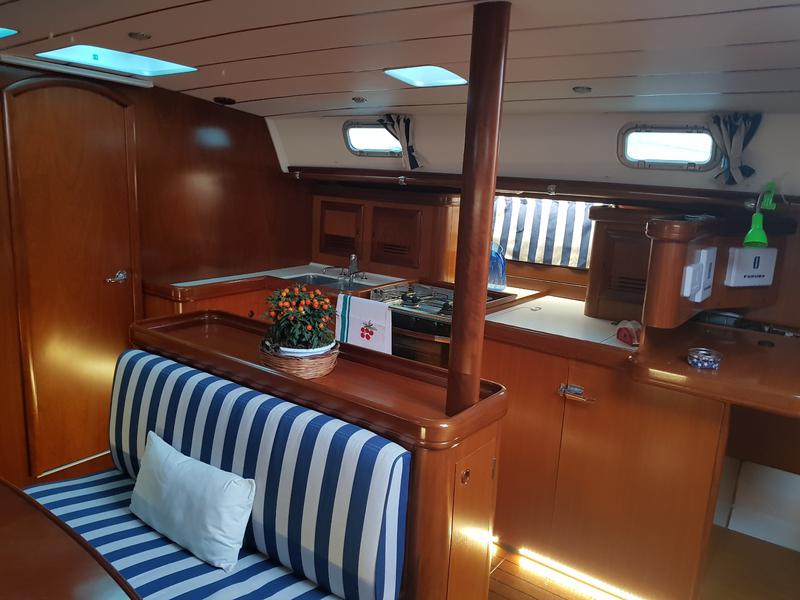 Book yachts online - sailboat - Beneteau 50 - MIKY - rent