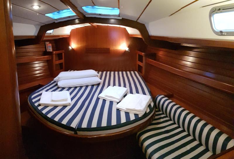 Book yachts online - sailboat - Beneteau 50 - MIKY - rent