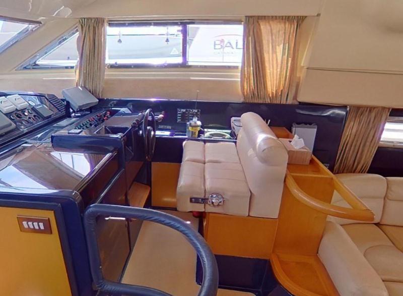 Book yachts online - motorboat - Posillipo Technema 51 - Magic Happens - rent