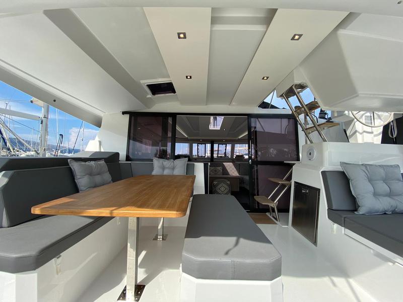 Book yachts online - catamaran - Astréa 42 - Ooga Chaka - rent