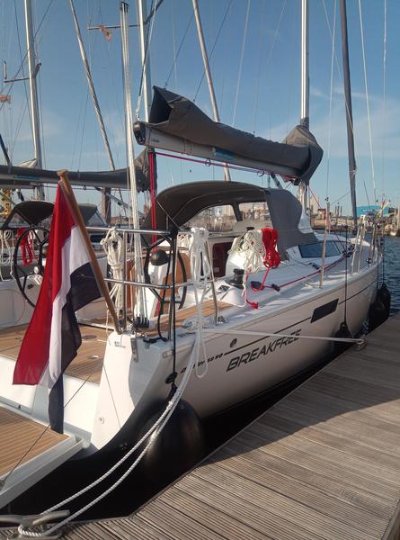 Book yachts online - sailboat - Dehler 38SQ - Break Free - rent